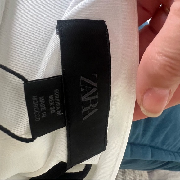 Zara White Camisole with Black Bow Accents - Picture 11 of 12